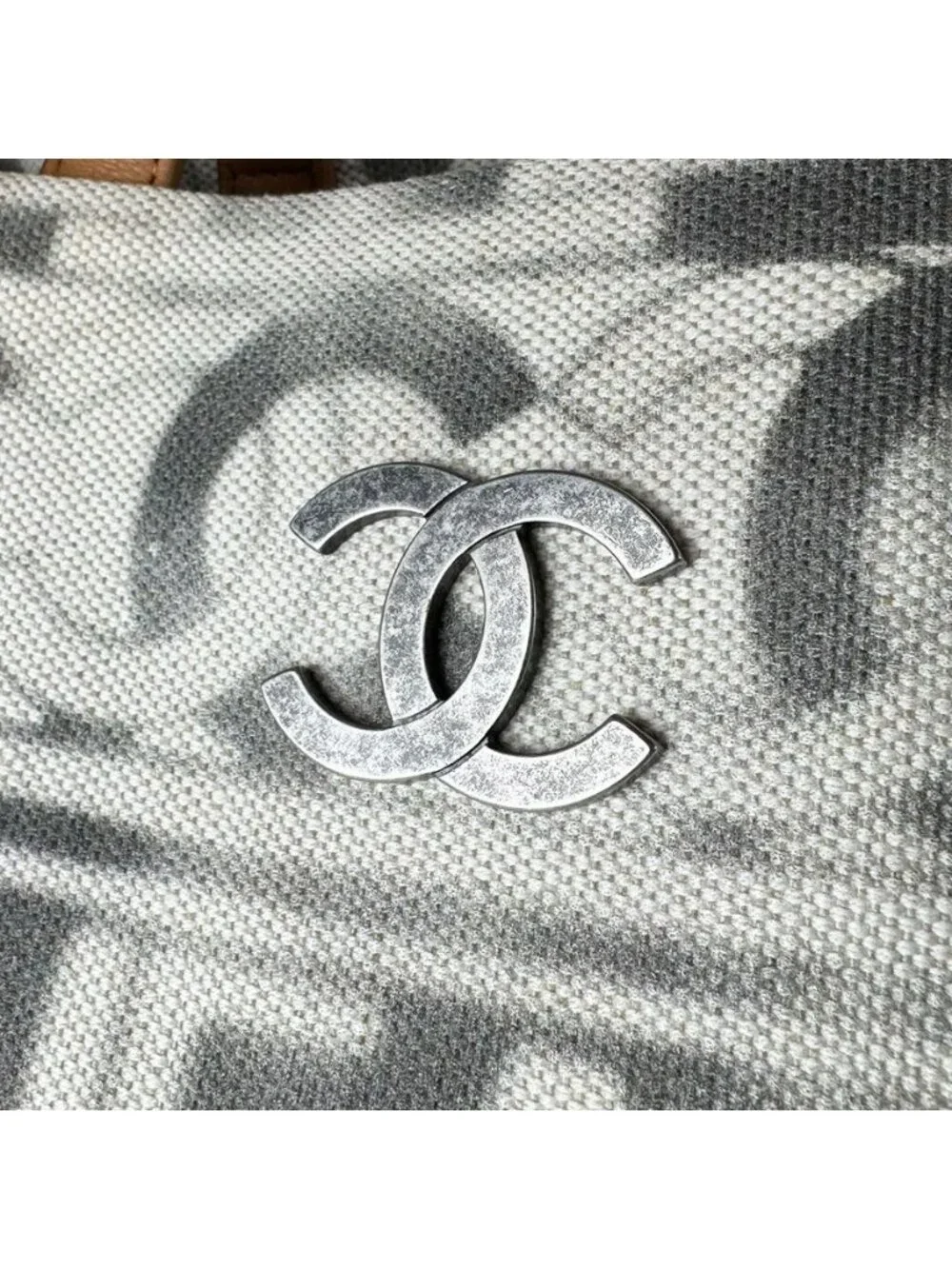 Chanel item status